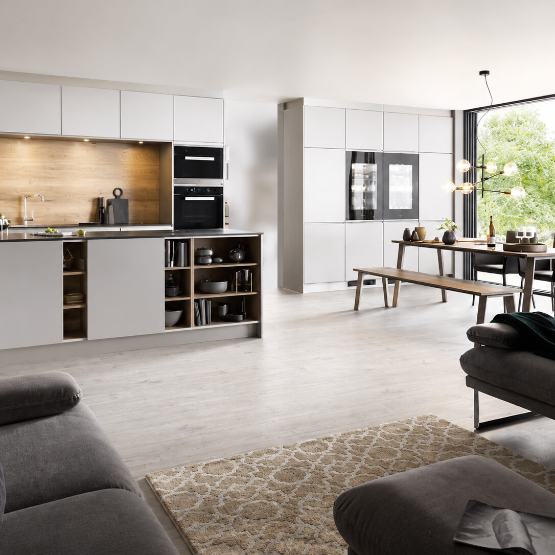 Hochwertige Designküche mit Kücheninsel und klarer Linienführung