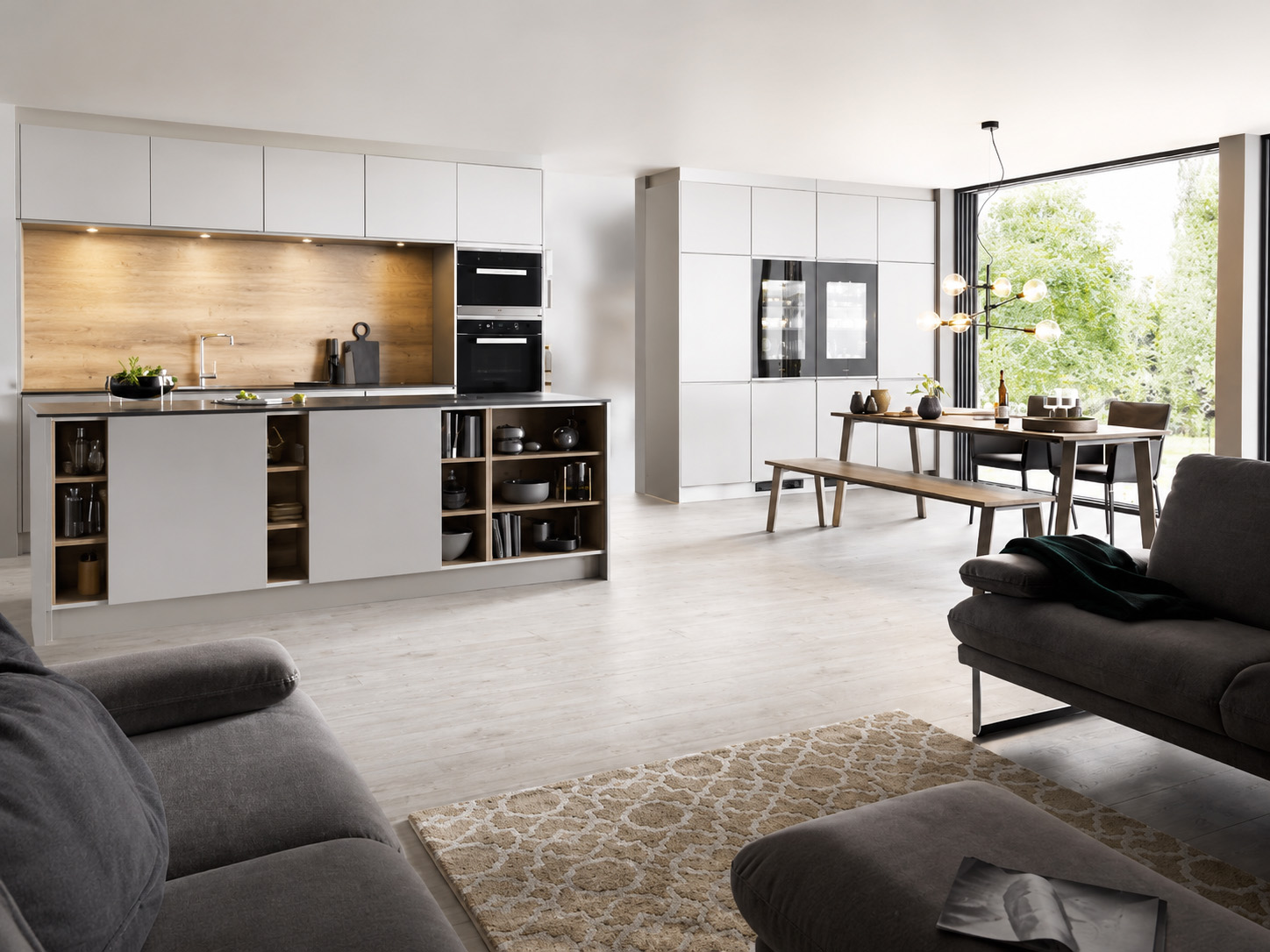 Hochwertige Designk&uuml;che mit K&uuml;cheninsel und klarer Linienf&uuml;hrung